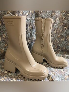 Chloé Betty Rain Boots in Nomad Beige